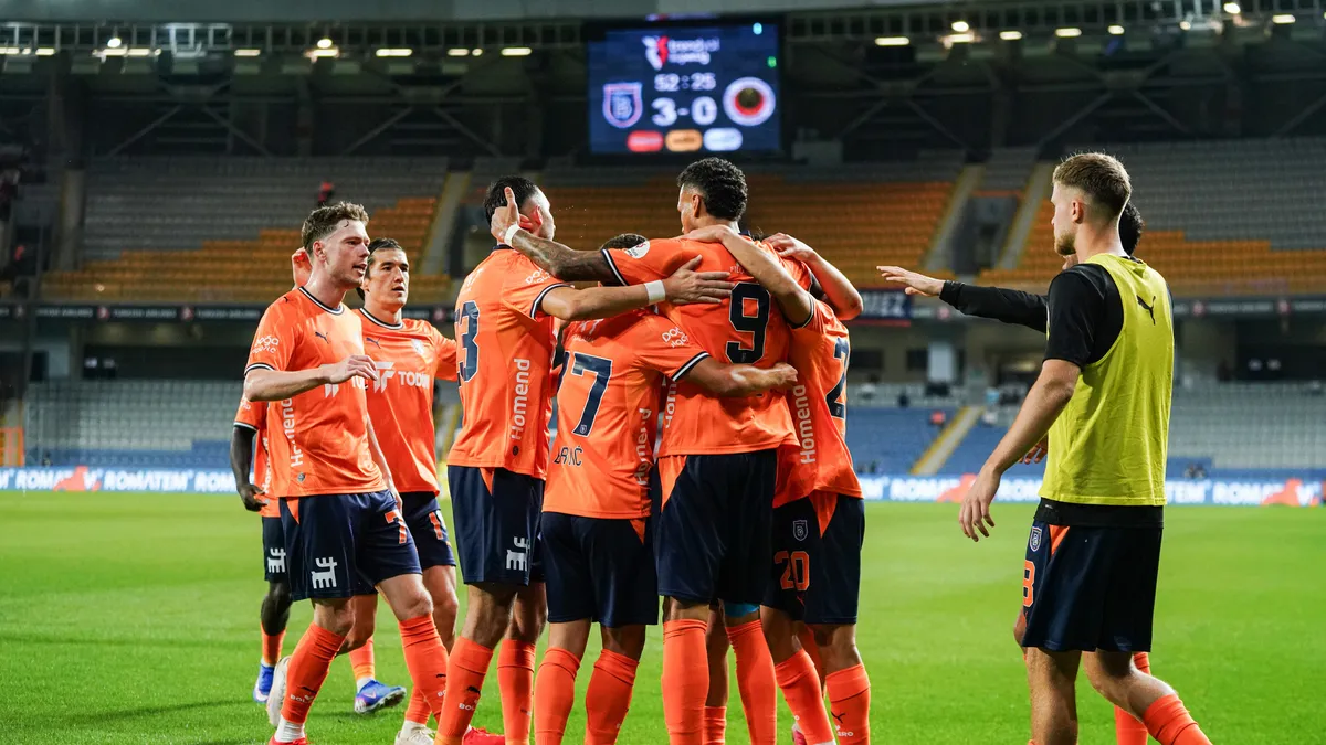 Başakşehir Gençlerbirliği'ni 4-0 Yıktı: Skov Olsen, Shomurodov ve Selke Şov