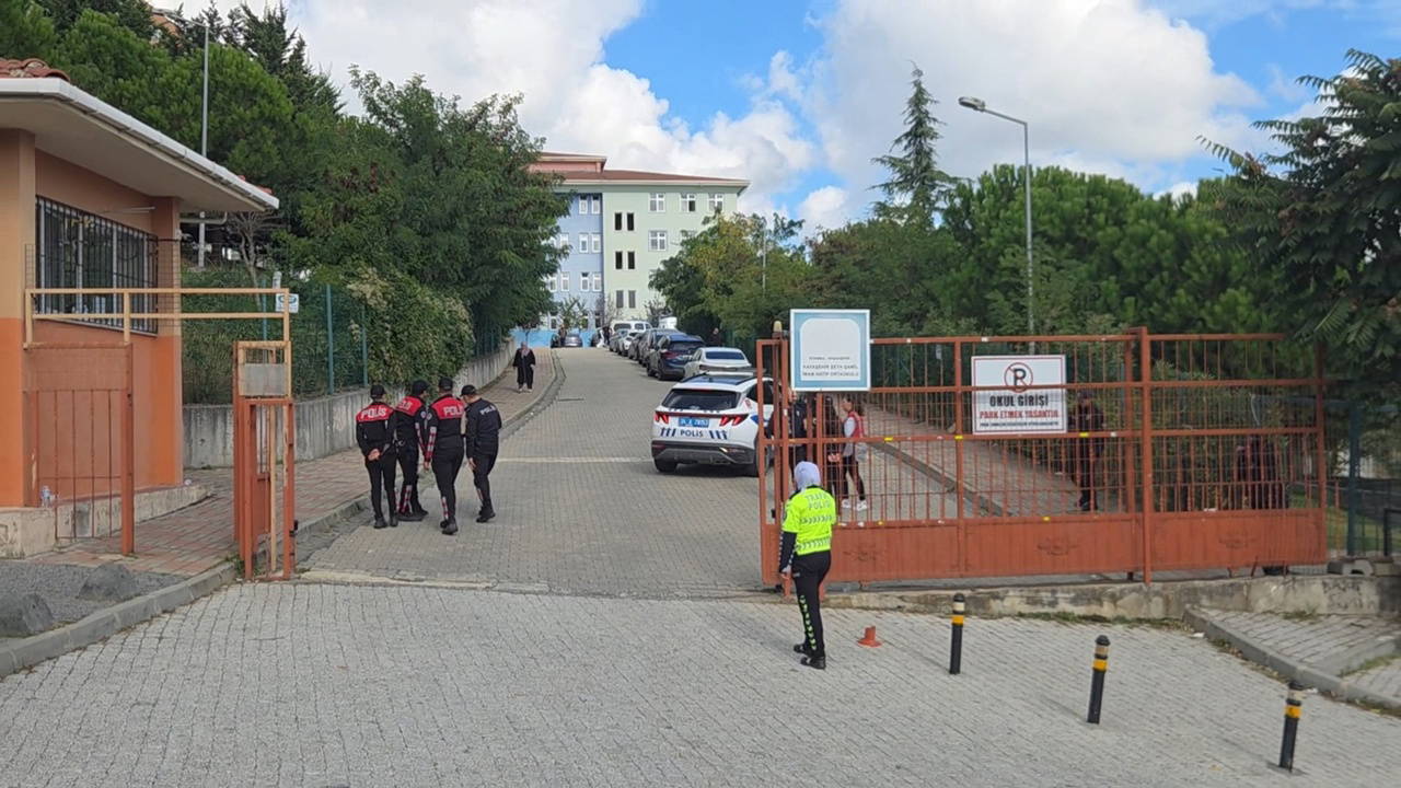 Başakşehir'de Okul Saldırısı: 1 Öğrenci Öldü, 7 Yaralı; Saldırgan ve Ailesi Tutuklandı