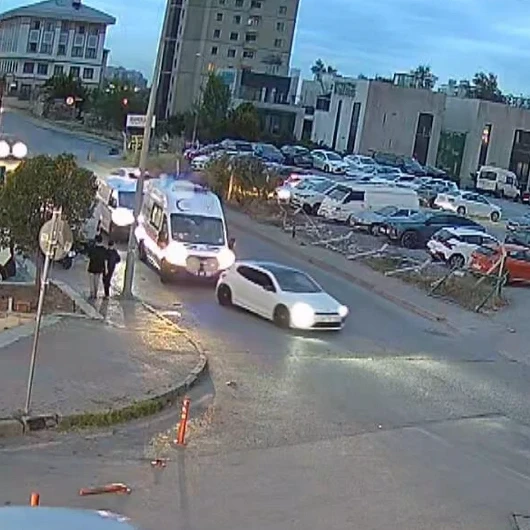 Başakşehir'de Ambulansa Yol Vermeyen Sürücüye 466 Bin Lira Ceza