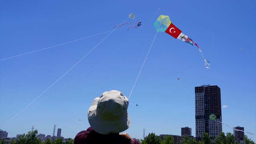 Başakşehir'de Uçurtma Festivali Rüzgarı: Aileler Gökyüzünde Buluştu
