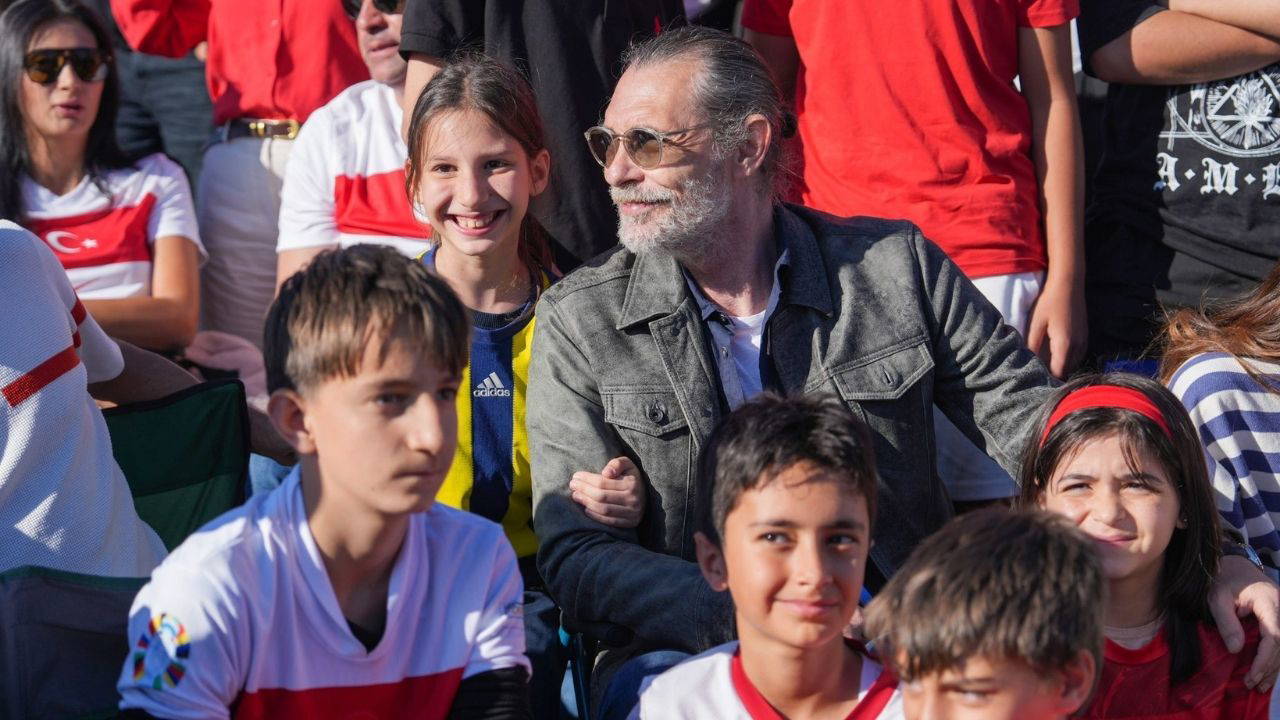 Başkan Beşikcioğlu, Çelebi Çayırı’nda yurttaşlarla milli maçı izledi