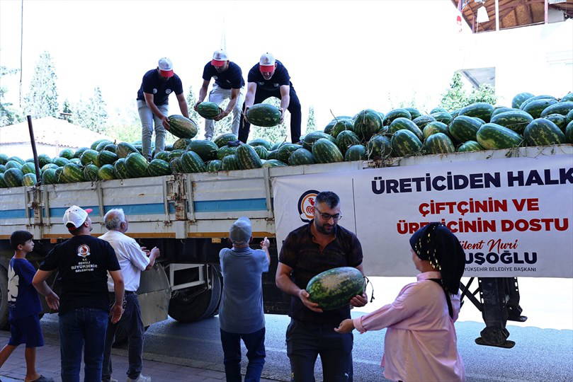 Başkan Çavuşoğlu'ndan Üreticiye Destek: Karpuzlar İhtiyaç Sahiplerine Ulaştı