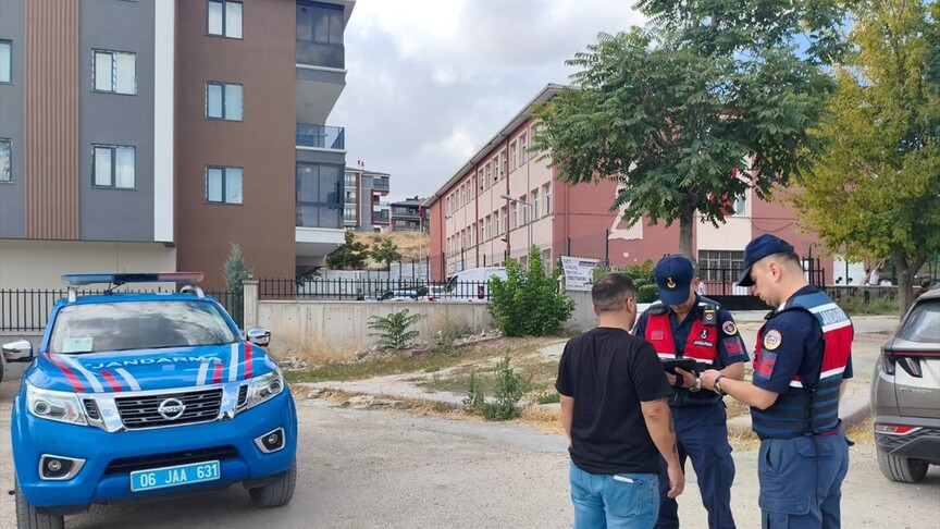 Başkentte Jandarma Okul Çevresi Denetimleri Sürüyor
