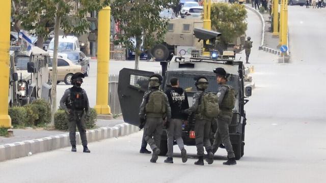 Batı Şeria’da Bayram Günü: İsrailliler Ateşe Verdi, Askerler 4 Filistinliyi Gözaltına Aldı
