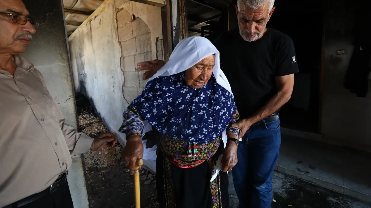 Batı Şeria'da Yerleşimci Saldırısı: Anne ve Kızın Evi Kundaklandı