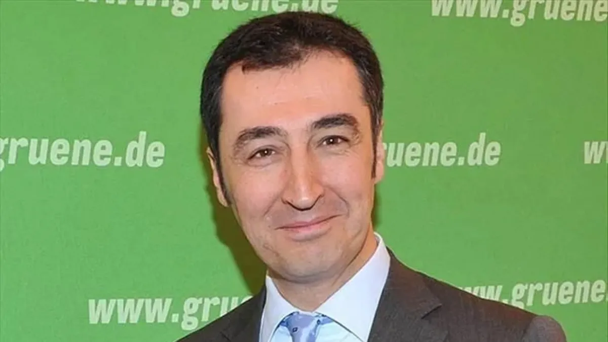 Batı'ya Göz Boyamak İçin Müslümanları Hedef Aldı: Cem Özdemir'den Skandal Çıkış