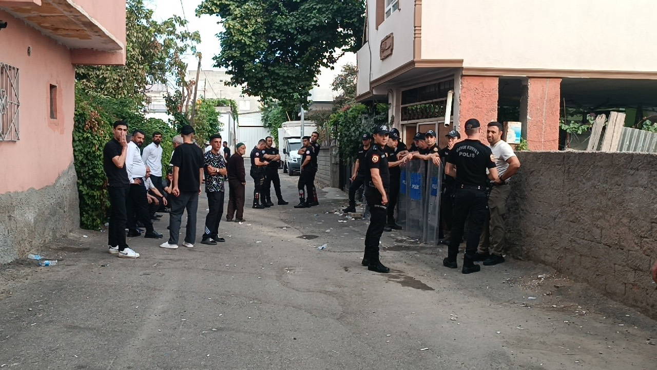 Batman'da Anne Katliamı: Oğlu Bıçaklayıp Çöp Konteynerine Attı