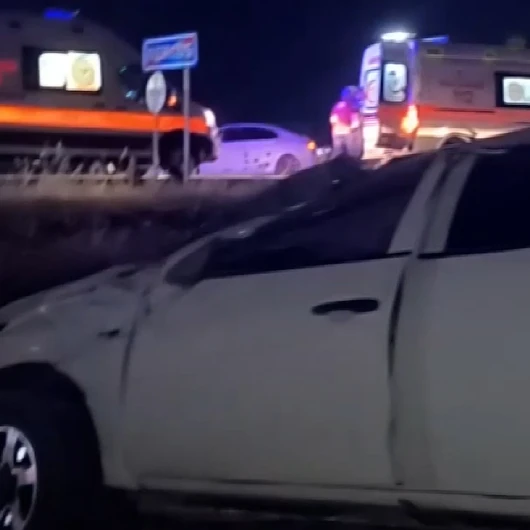 Batman'da pikap tarlaya uçtu: 2 genç yaralı