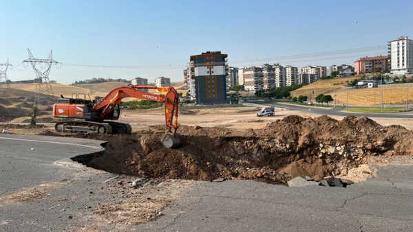 Batman-Diyarbakır Yolu'nda Çökme: Ana İsale Hattı Arızası