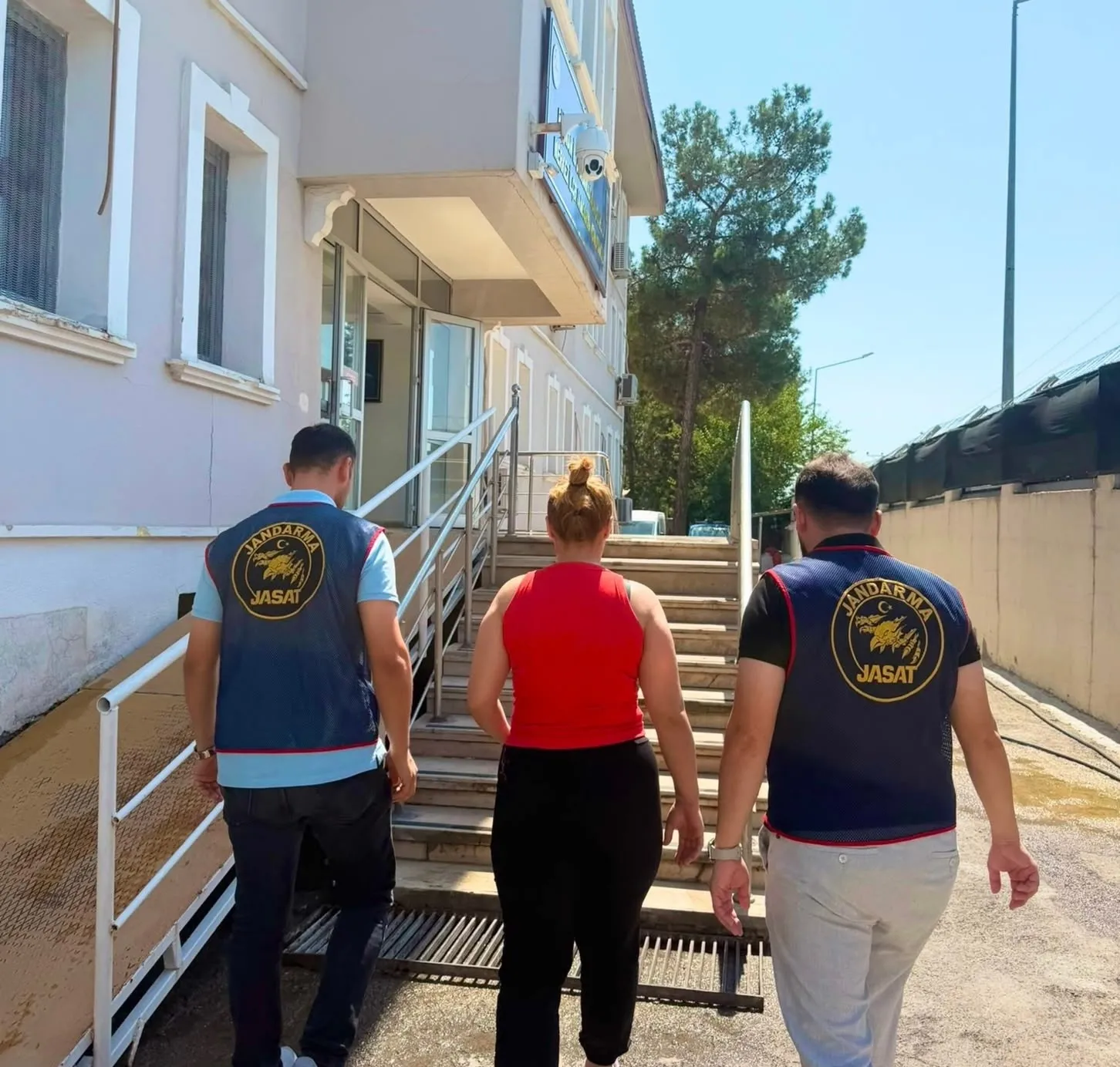 Batman'da Firari Hükümlü Kadın JASAT Operasyonuyla Yakalandı
