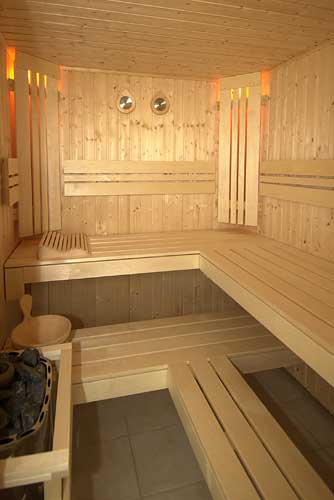 Batman'da spor salonunda sauna yangını: 2 ölü, 9 yaralı