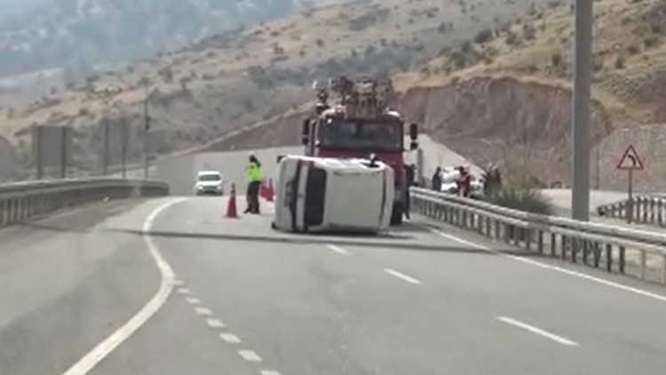 Batman'da Takla Atan Otomobilden Sürücü Yara Almadan Kurtuldu