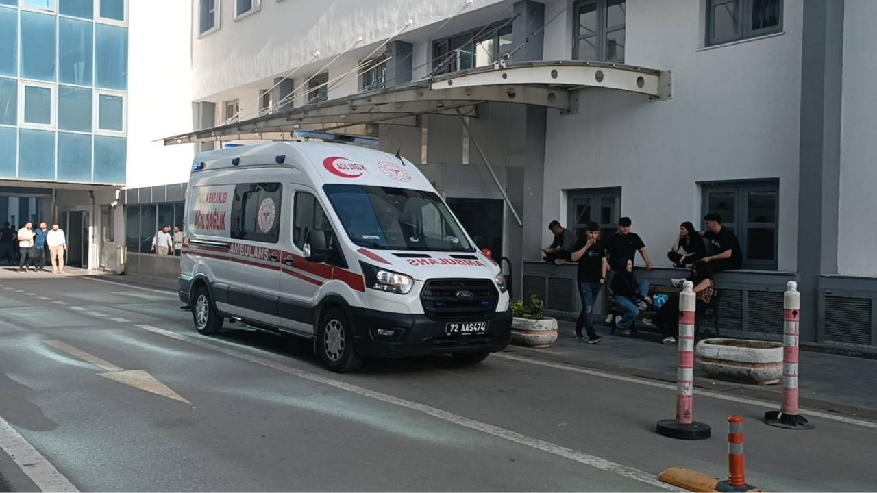 Batman'da balkon yıkarken elektrik akımına kapılan kadın hayatını kaybetti