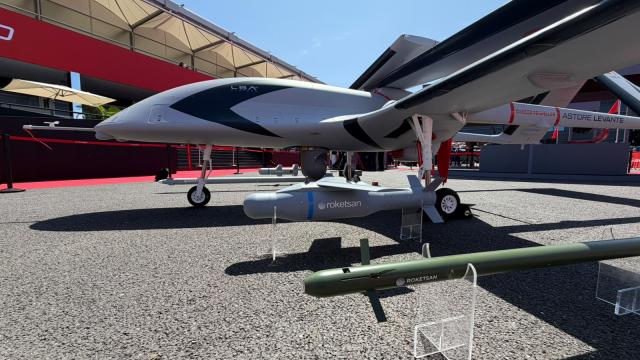 Baykar ve Leonardo'nun ortak İHA'sı 'Astore Levante' Farnborough'da tanıtıldı