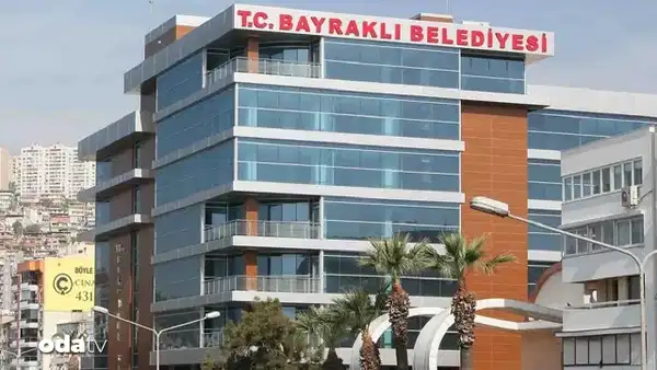Bayraklı Belediyesi'ne operasyon: 43 gözaltı adliyede