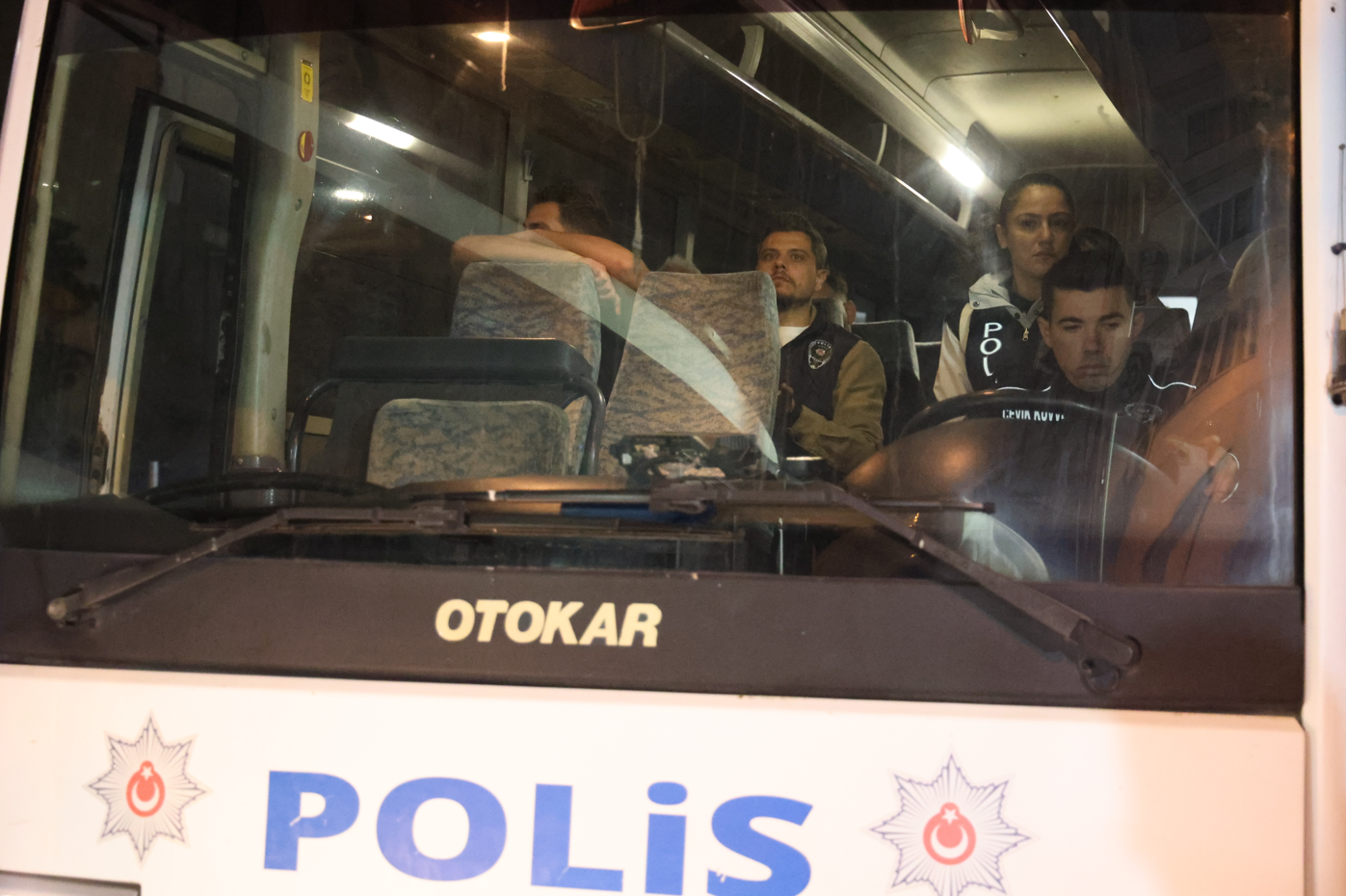 Bayraklı Belediyesi Operasyonu: 43 Şüpheli Adliyede