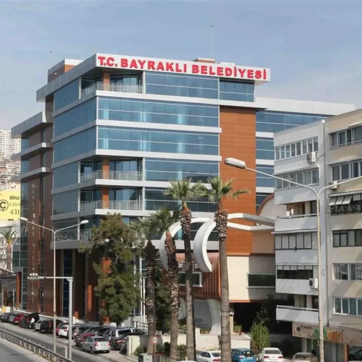Bayraklı Belediyesi Soruşturması: Eski Başkan Sandal Dahil 6 Tutuklama