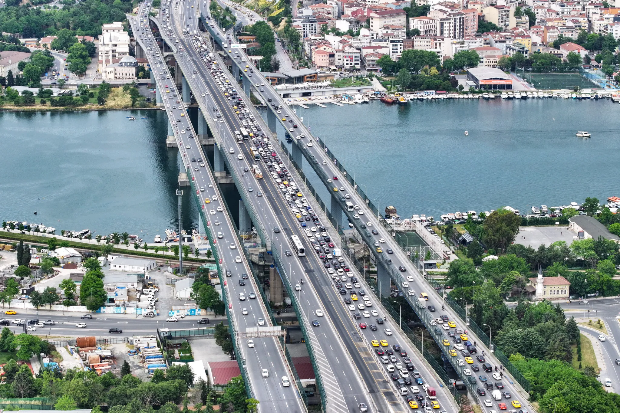 Bayram dönüşü İstanbul'da trafik yoğunluğu yüzde 26'ya ulaştı