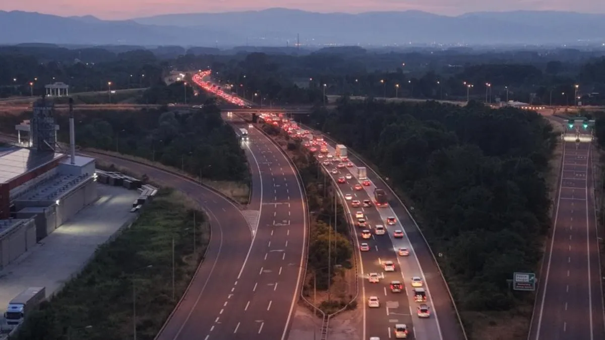 Bayram dönüşü trafiği sürüyor: Otoyolda saatte 20 km hız
