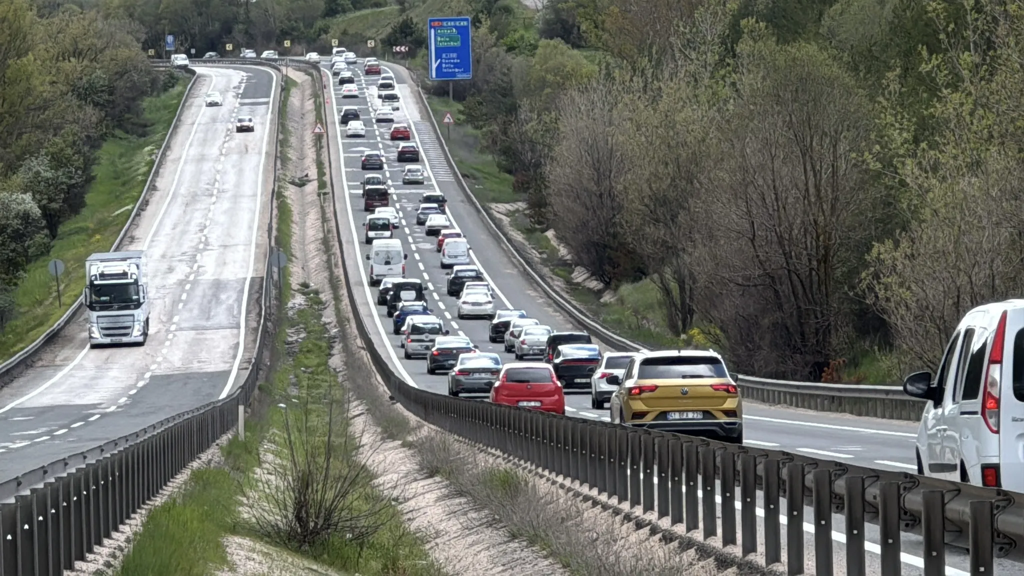 9 Günlük Bayram Tatilinde Dönüş Yoğunluğu: Trafik Durma Noktasına Geldi