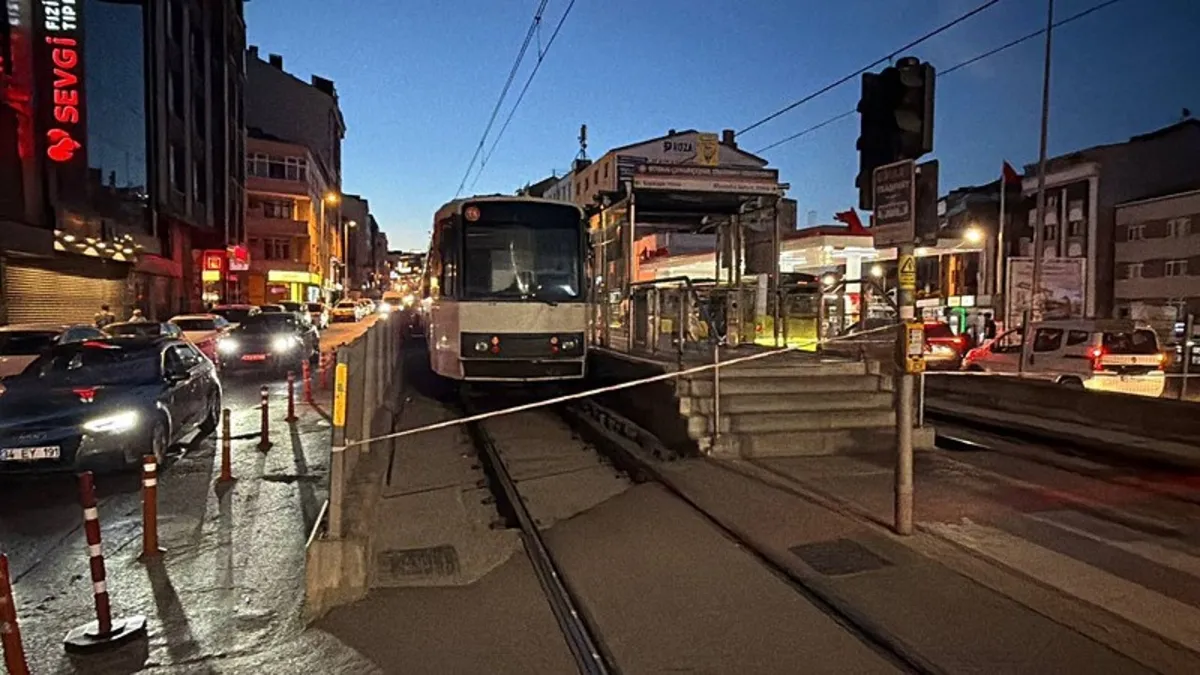 Bayrampaşa'da Trafo Patladı, Tramvay Seferleri Durdu