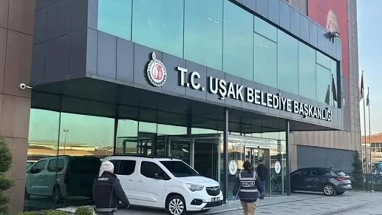 Belediyede usulsüzlük: 15 şüpheli adliyede