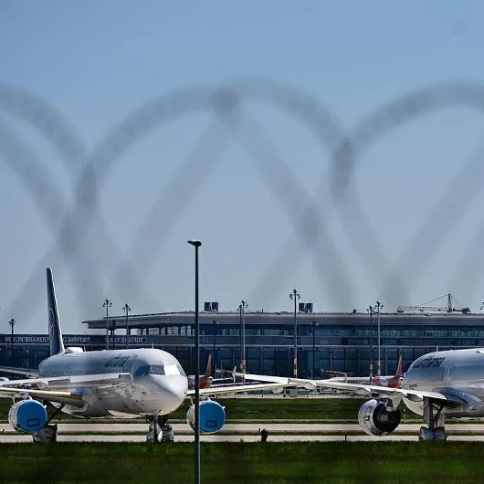 Berlin Havalimanı'nda Zehirli Madde Alarmı: Terminal 1 Tahliye Edildi