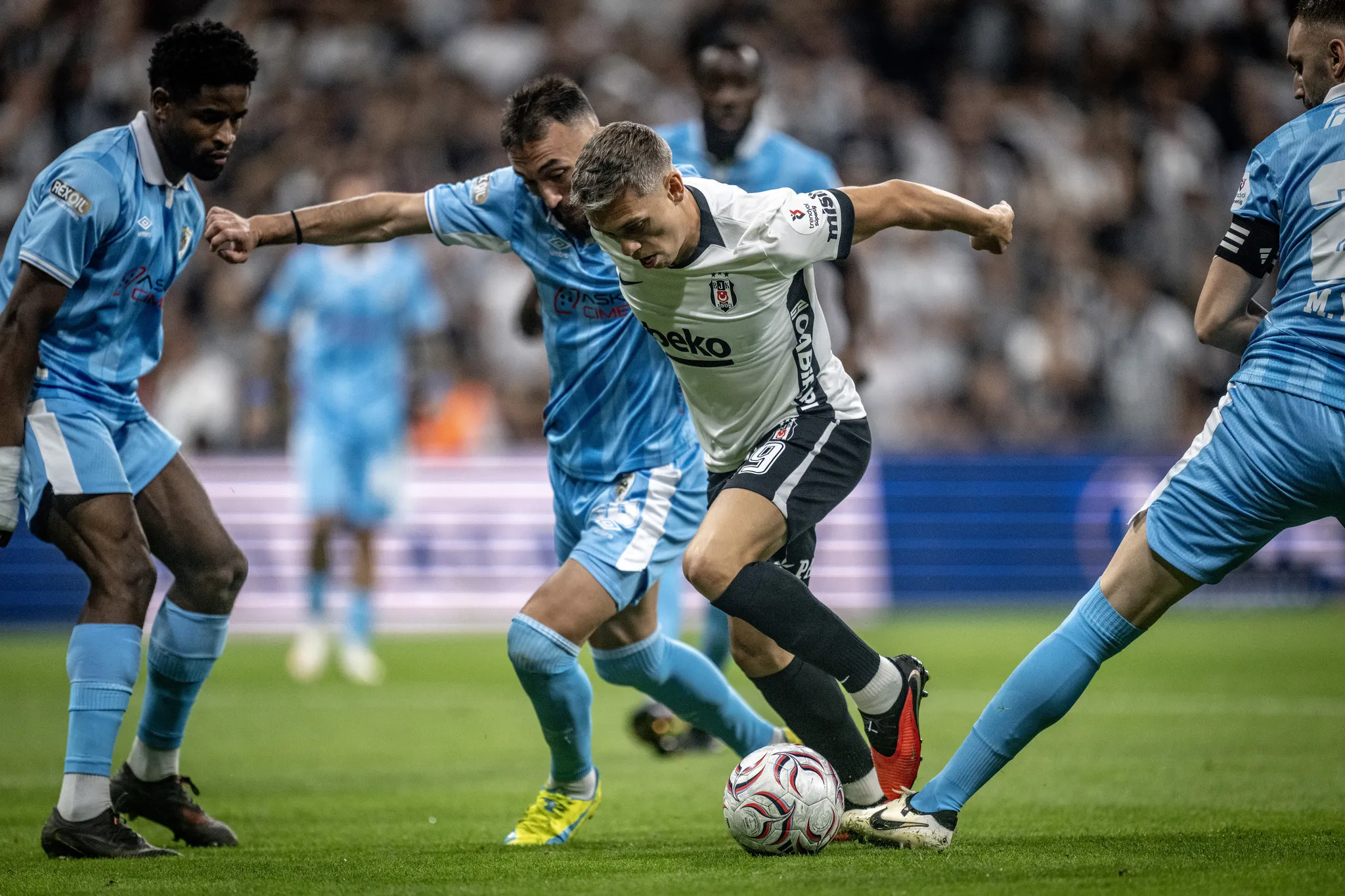 Beşiktaş 3-0 Erzurumspor FK: Kartal Evinde Uçtu