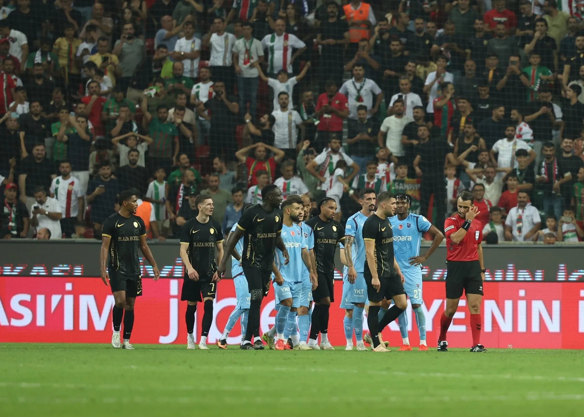 Beşiktaş, Amed Sportif Deplasmanında Liderlik Peşinde