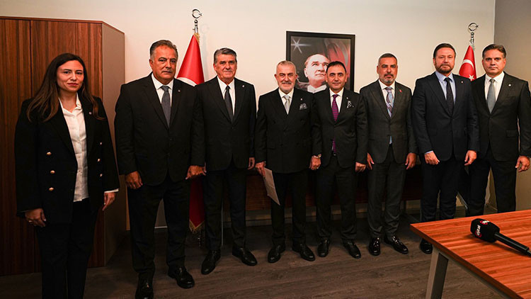 Beşiktaş Başkanı Adalı'nın Yönetim Kurulu Aday Listesi Açıklandı