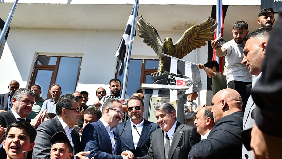 Beşiktaş Başkanı Serdal Adalı, Ardahan'da Kartal Heykeli Açtı