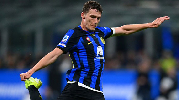 Beşiktaş'tan savunmaya Benjamin Pavard hamlesi