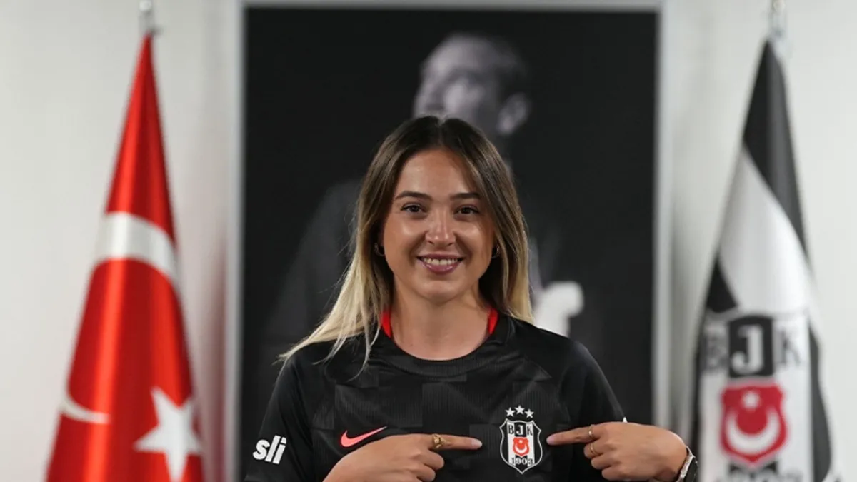 Beşiktaş, Berna Yeniçeri'yi kadrosuna kattı