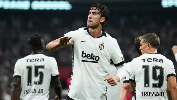 Beşiktaş Çorum FK'yı 6-2 Yendi: Spor Yazarları Fenerbahçe Mesajı Verdi