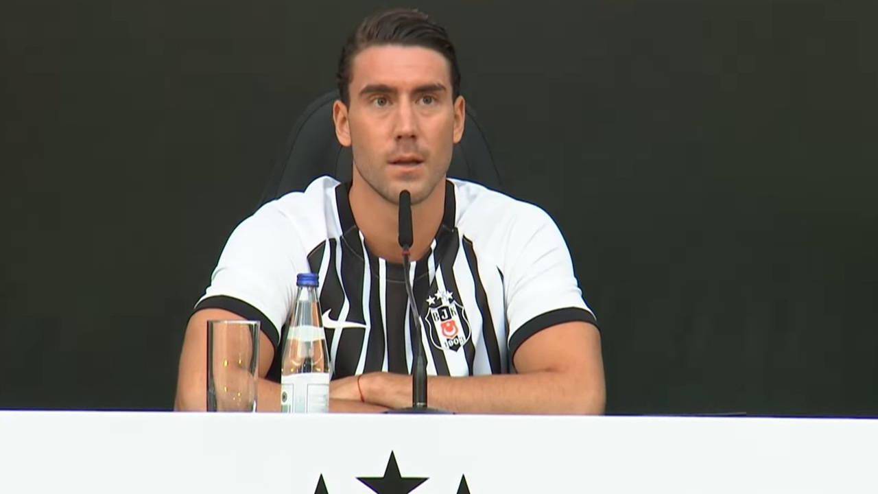 Beşiktaş Dusan Vlahovic'i Törenle Tanıttı