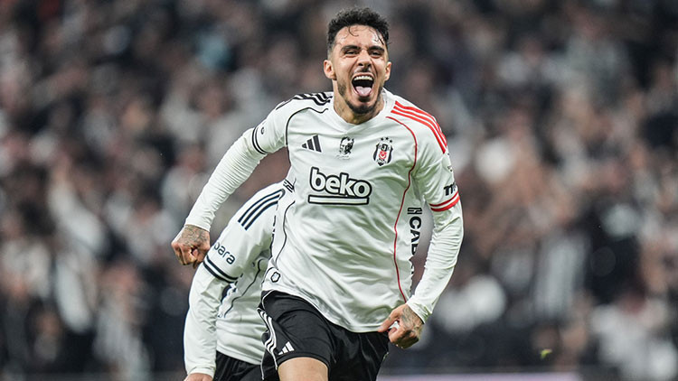 Beşiktaş'ın genç yıldızı Emirhan Topçu'ya Fransa'dan talip