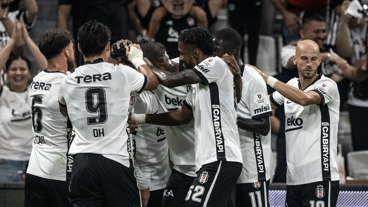 Beşiktaş Erzurumspor'u 3-0 Yendi: Hakem Kararları Tartışma Yarattı