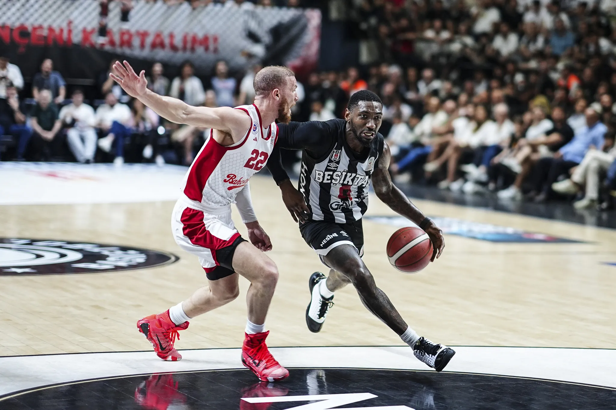 Beşiktaş finale yükseldi: Rakip Fenerbahçe Beko
