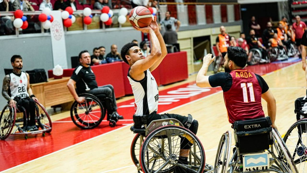Beşiktaş, Galatasaray Fuzul'u 83-60 Yenerek Seride Öne Geçti