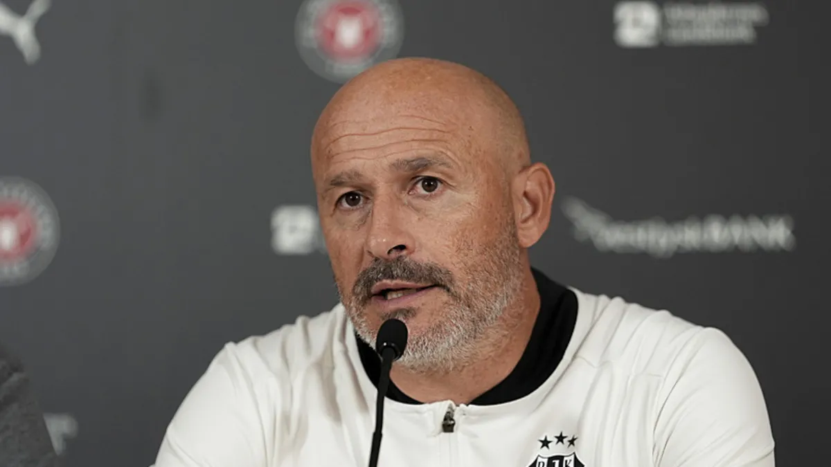 Beşiktaş'ta Italiano'dan Trossard ve Hradec Kralove Maçı Açıklaması