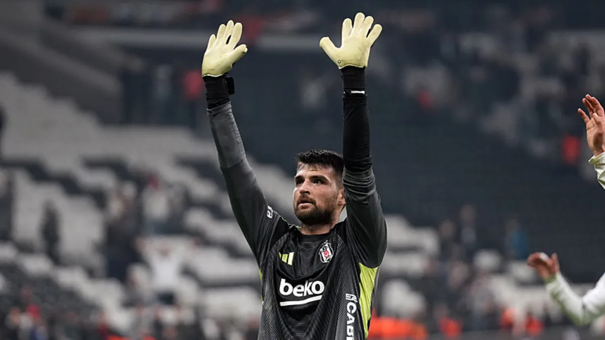 Beşiktaş, kaleci Ersin Destanoğlu'na veda etti