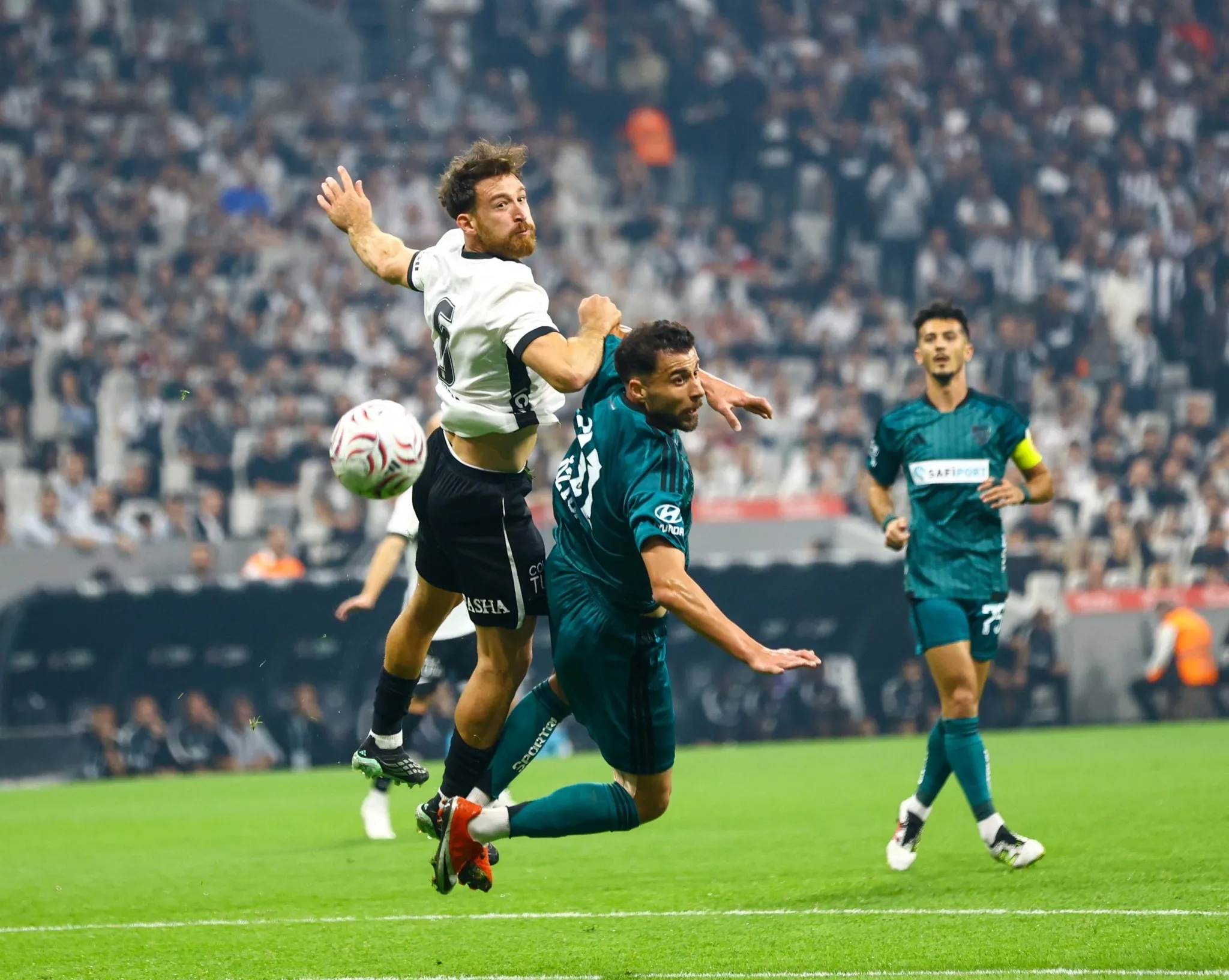 Beşiktaş Kocaelispor'u 2-1 Mağlup Etti