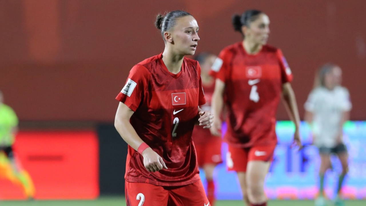 Beşiktaş, milli savunmacı Meryem Küçükbirinci'yi transfer etti