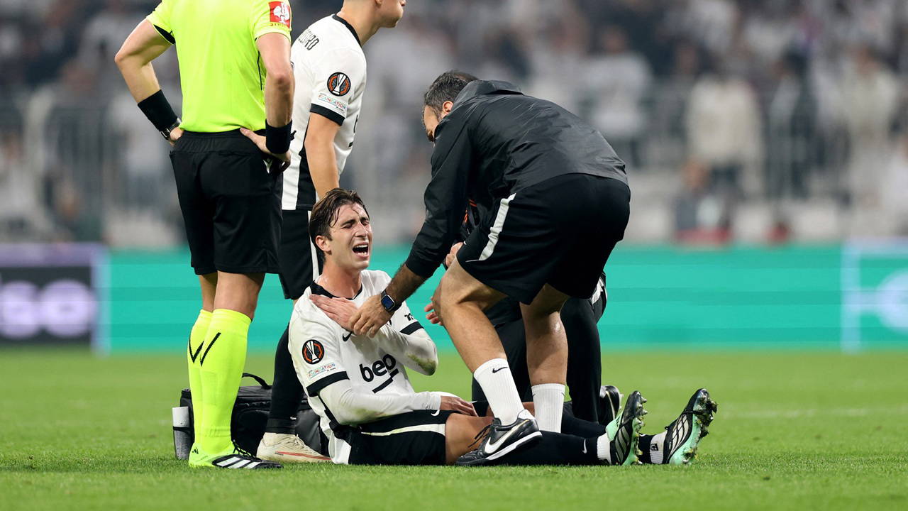 Beşiktaş'ta Miretti şoku: Crystal Palace maçında sakatlandı