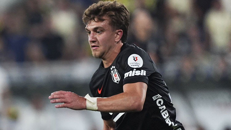 Beşiktaş'ta sakatlık şoku: Rıdvan Yılmaz derbiye devam edemedi