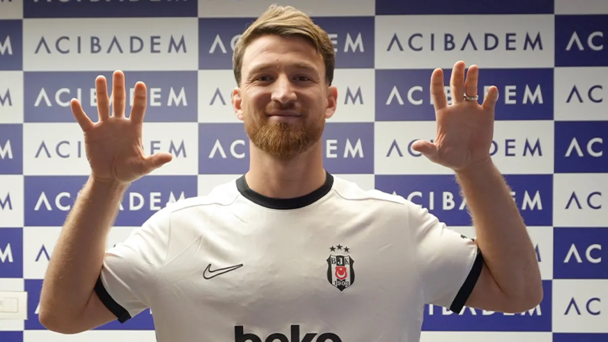 Beşiktaş'ta Salih Özcan sağlık kontrolünden geçti