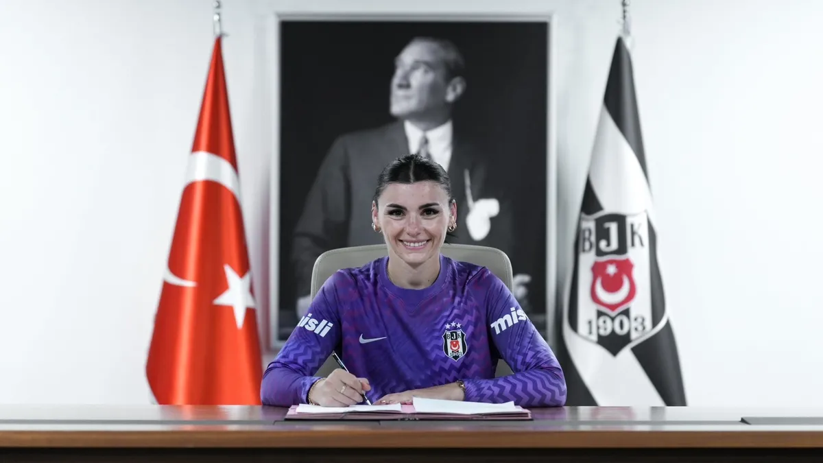 Beşiktaş, milli kaleci Selda Akgöz'ü kadrosuna kattı