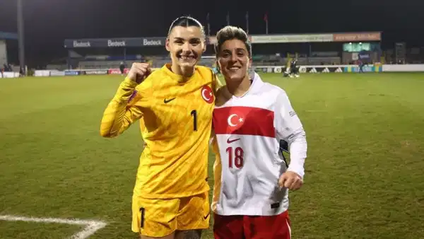 Beşiktaş, deneyimli file bekçisi Selda Akgöz'ü kadrosuna kattı