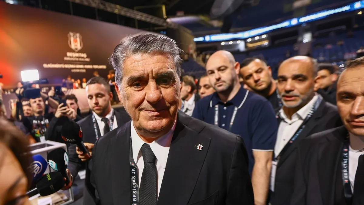 Beşiktaş'ta Serdal Adalı yeniden başkan seçildi