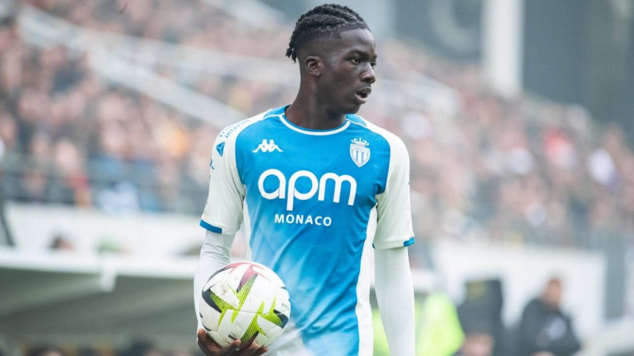 Beşiktaş'ın Sol Bek Adayı: Kassoum Ouattara Kimdir